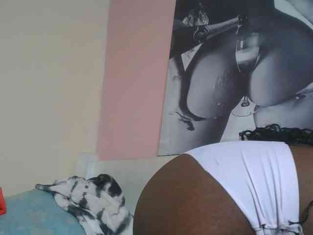 Naughtypetite1 webcam