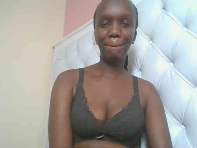 Naughtypetite1