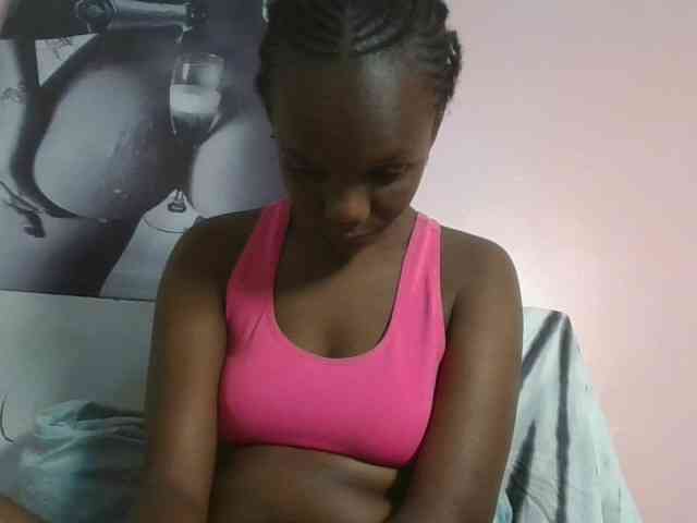 Naughtypetite1 webcam