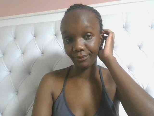 Naughtypetite1 webcam