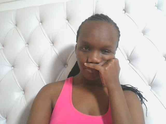 Naughtypetite1 webcam