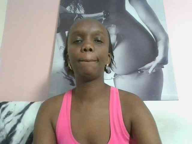 Naughtypetite1 webcam