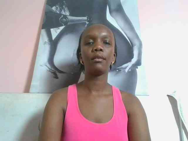 Naughtypetite1 webcam
