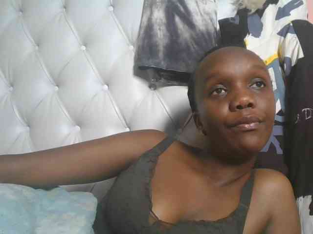 Naughtypetite1 webcam