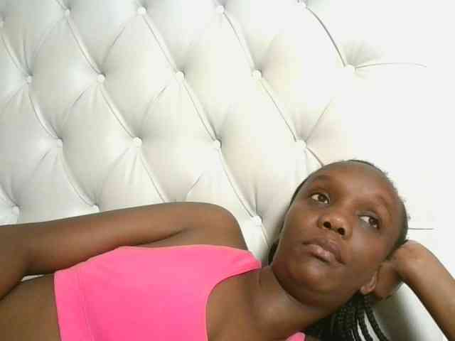 Naughtypetite1 webcam
