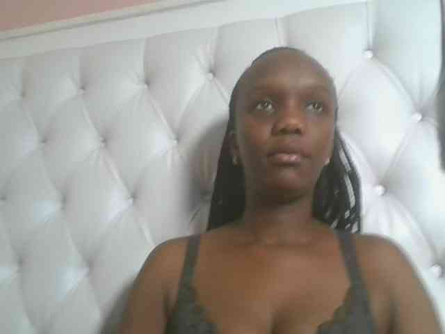 Naughtypetite1 webcam