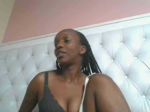 Naughtypetite1 webcam
