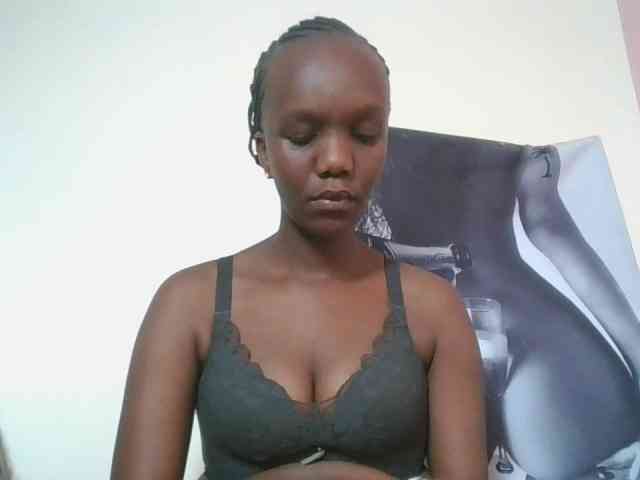 Naughtypetite1 webcam