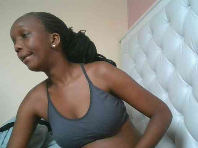 Naughtypetite1 webcam