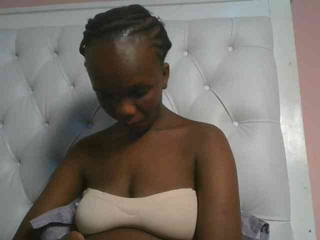 Naughtypetite1 webcam