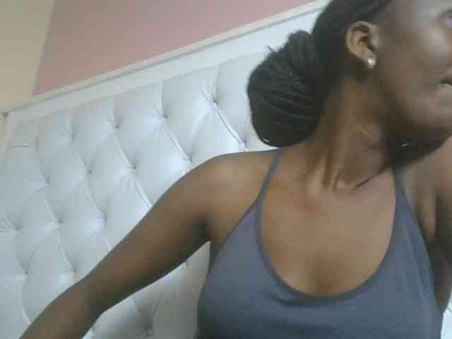 Naughtypetite1 webcam