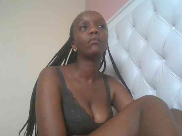 Naughtypetite1 webcam