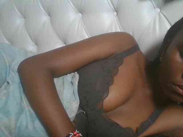 Naughtypetite1 webcam