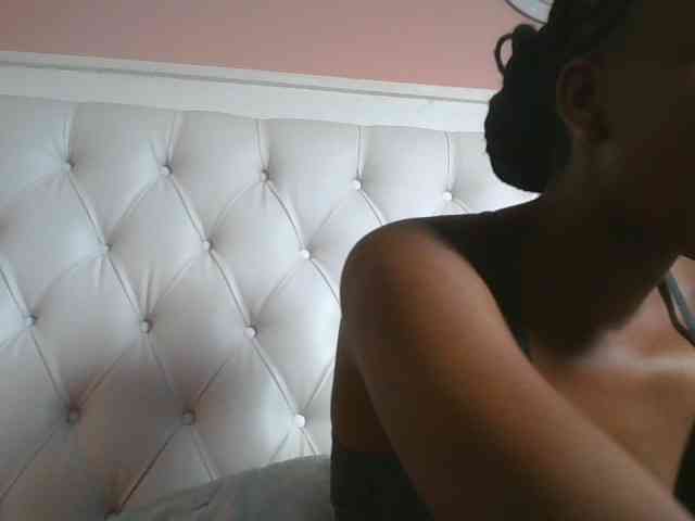 Naughtypetite1 webcam