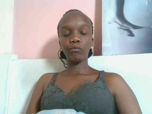 Naughtypetite1 webcam