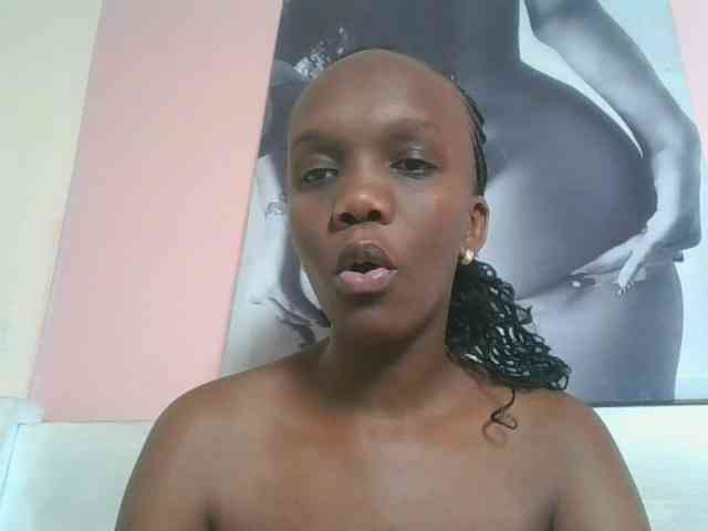 Naughtypetite1 webcam