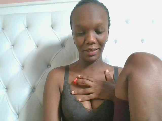 Naughtypetite1 webcam