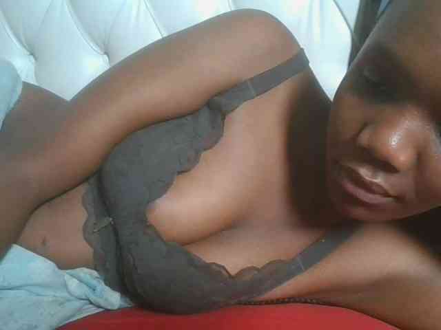 Naughtypetite1 webcam
