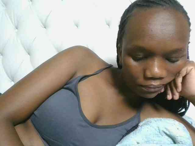 Naughtypetite1 webcam