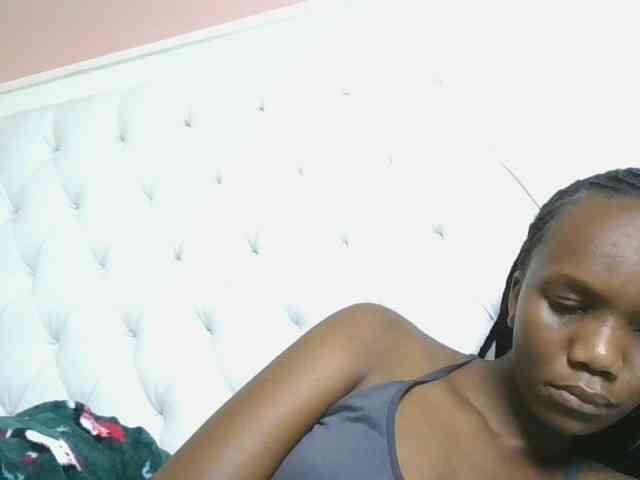 Naughtypetite1 webcam