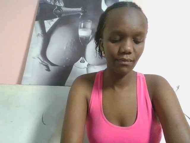 Naughtypetite1 webcam