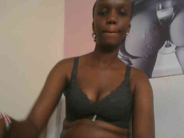 Naughtypetite1 webcam