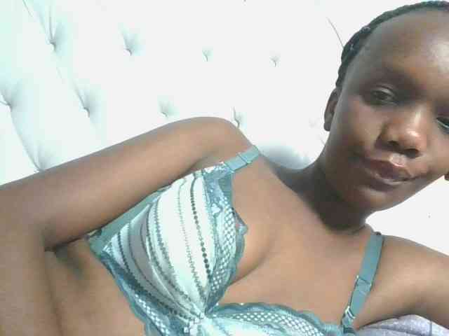 Naughtypetite1