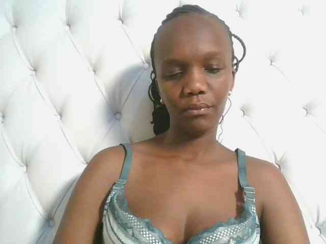 Naughtypetite1 webcam