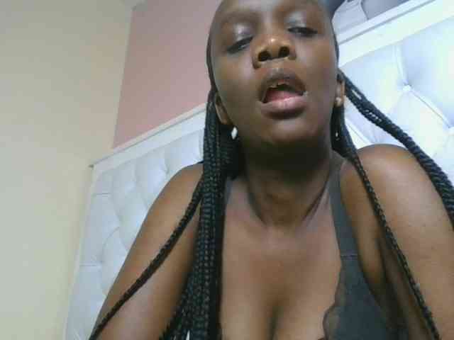 Naughtypetite1