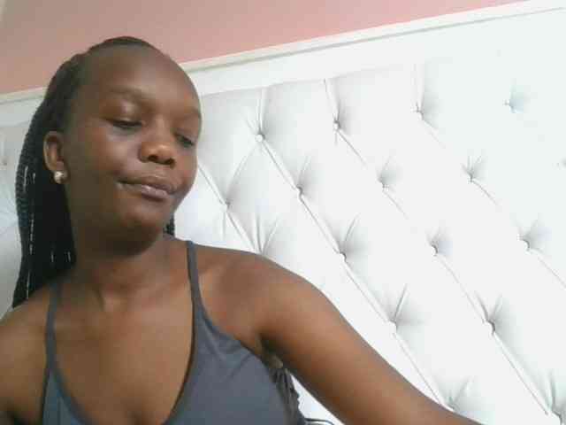 Naughtypetite1 webcam