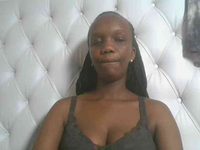 Naughtypetite1 webcam