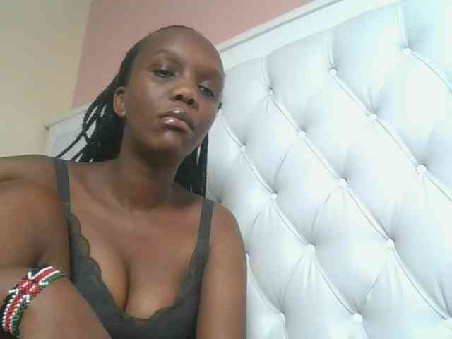 Naughtypetite1 webcam