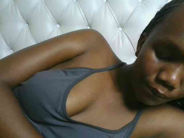 Naughtypetite1 webcam