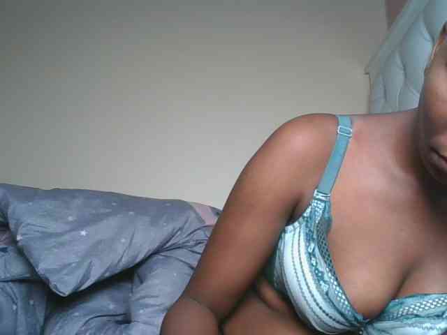 Naughtypetite1 webcam