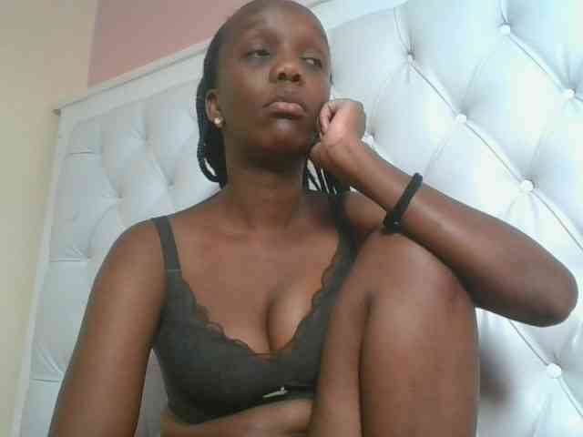 Naughtypetite1 webcam