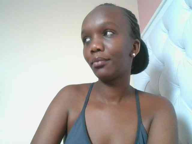 Naughtypetite1 webcam