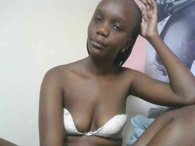 Naughtypetite1 webcam