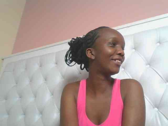Naughtypetite1 webcam