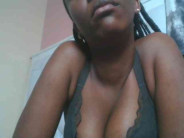Naughtypetite1 webcam