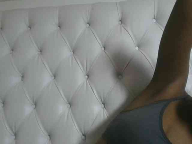 Naughtypetite1 webcam