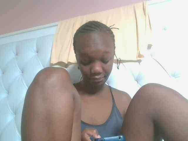 Naughtypetite1 webcam