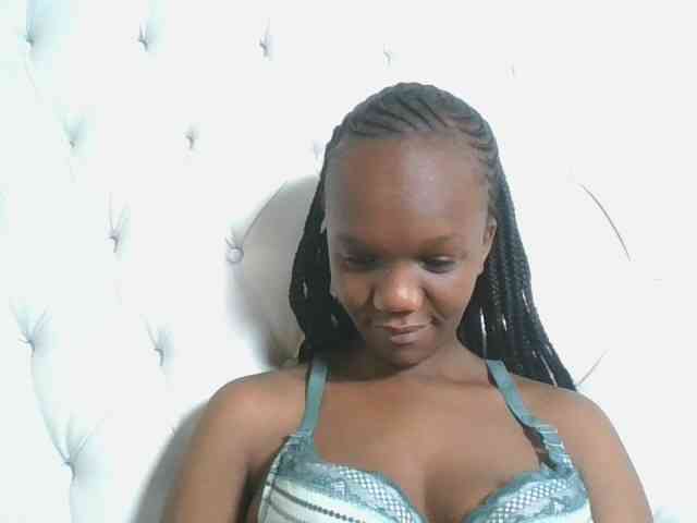 Naughtypetite1 webcam