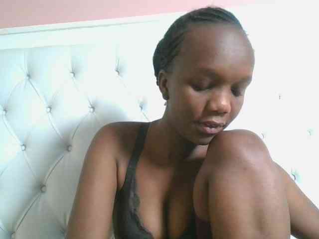 Naughtypetite1 webcam