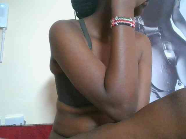 Naughtypetite1 webcam