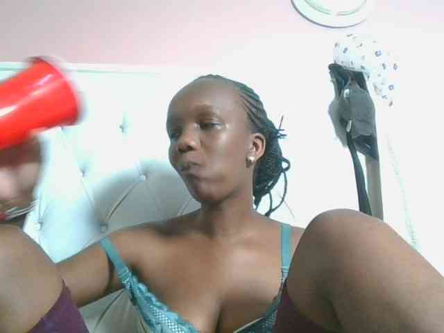 Naughtypetite1 webcam