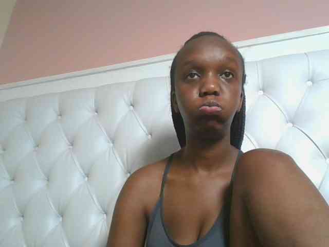Naughtypetite1 webcam