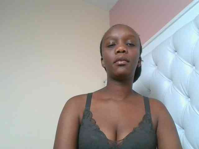 Naughtypetite1 webcam