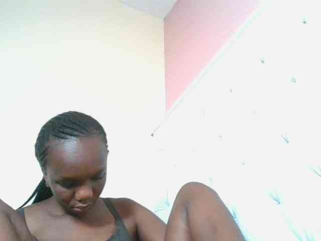 Naughtypetite1 webcam