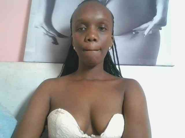Naughtypetite1 webcam