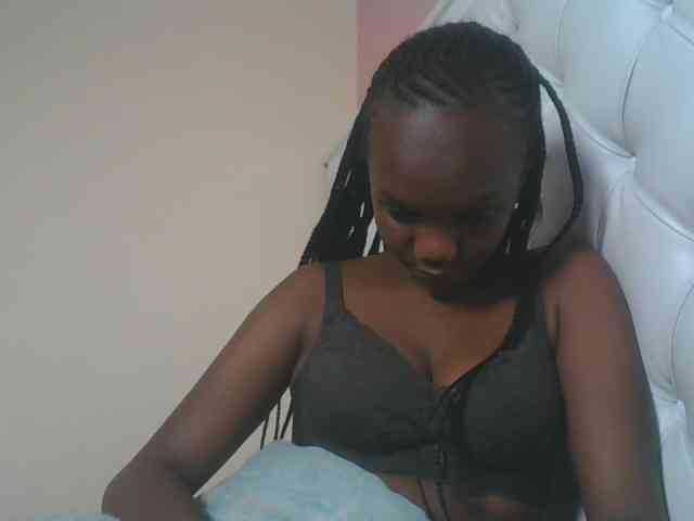 Naughtypetite1 webcam